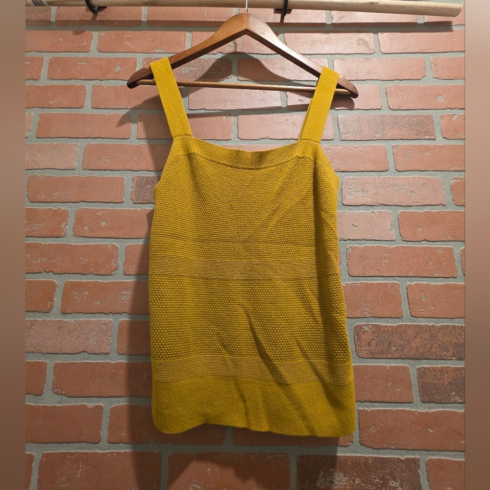 Banana Republic Mustard Yellow Knit Tank Large.  ‎  Sku 92